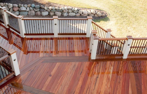 Deck pictured with Ipe Oil hardwood finish