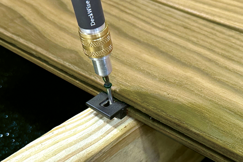 install deck fastener on thermal wood