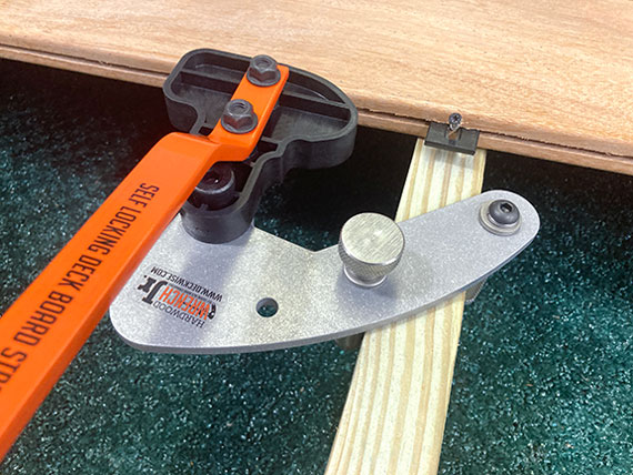 Reversible Deck Board Straightening Tool